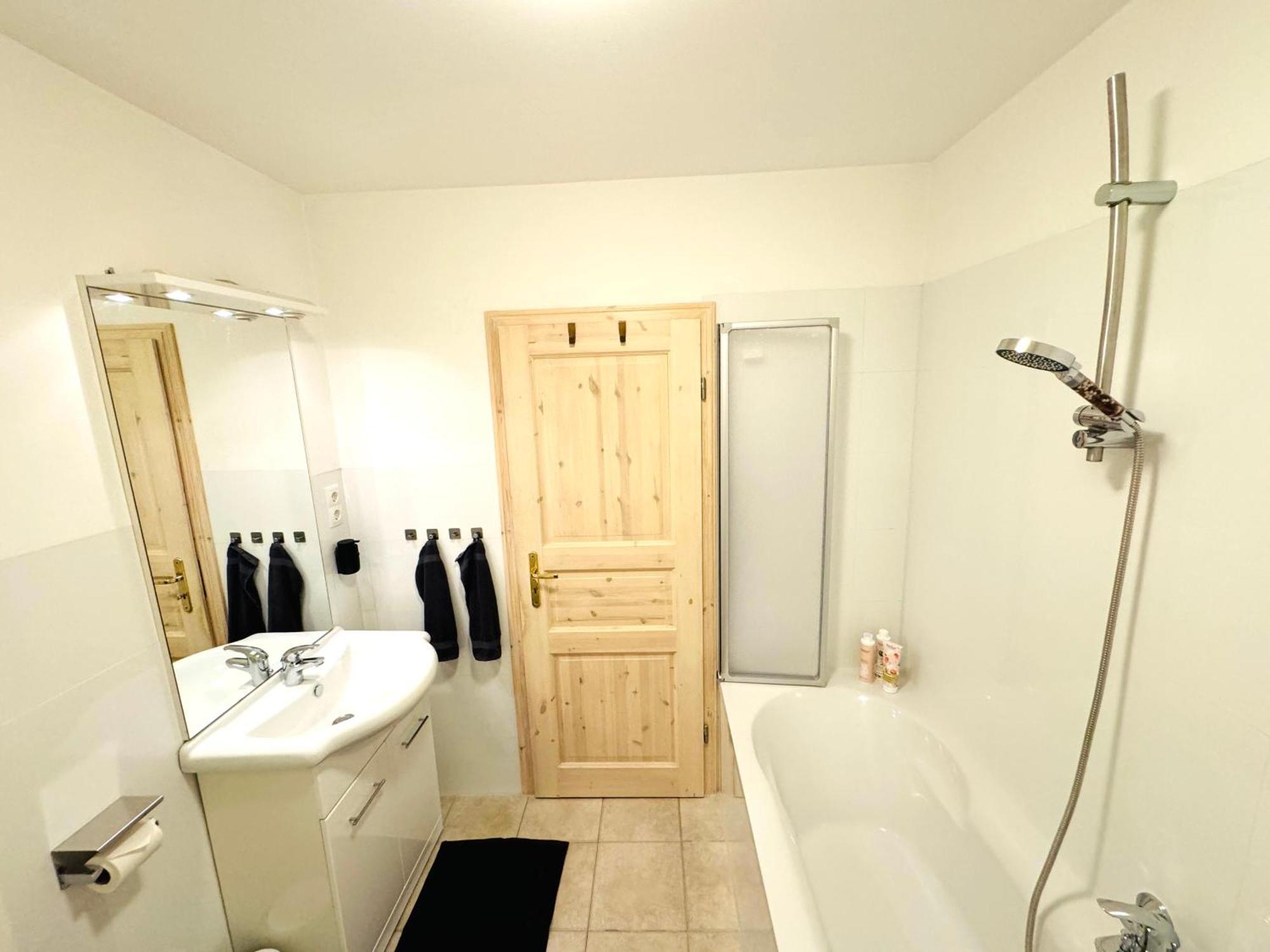 Superhosts Zentrum - Parkplatz - Badewanne - Netflix - Kaffee BRE Exterior foto